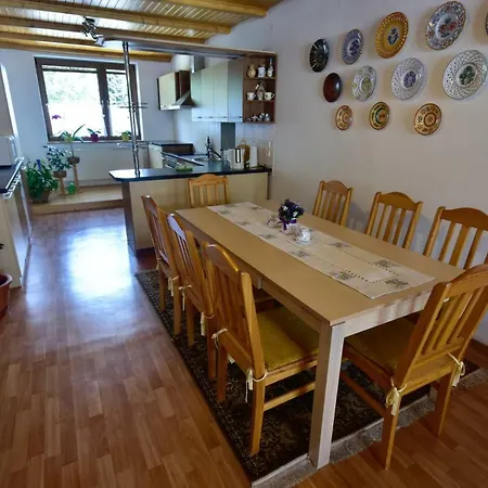 Privat Bea Apartment Podturen Exterior photo