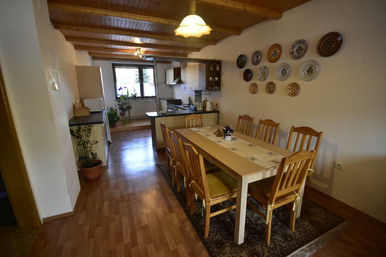 Privat Bea Apartment Podturen